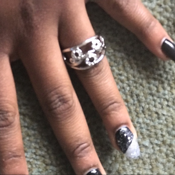 SOLD OUT- A ring - Picture 3 of 3